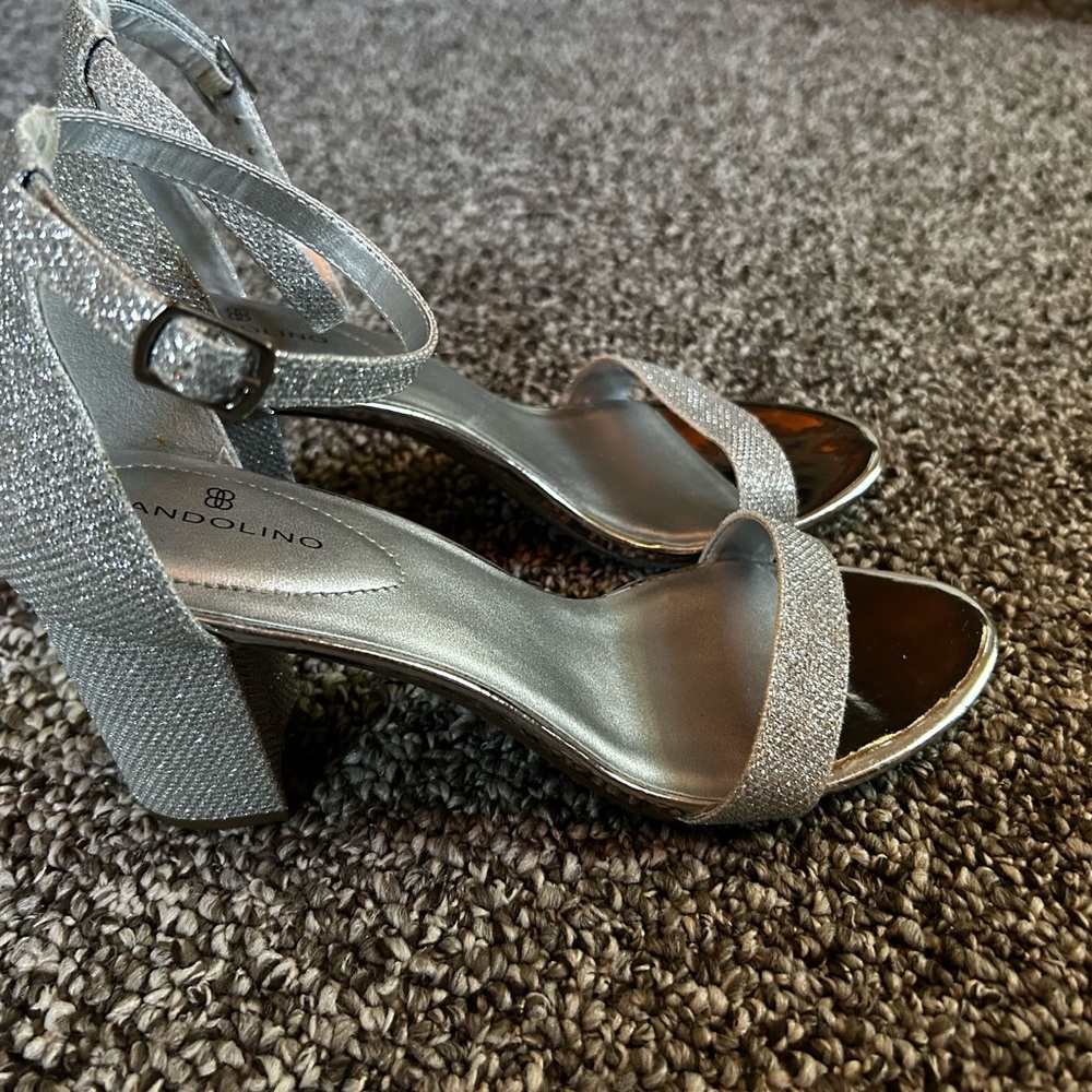Bandolino Silver Glitter Block Heel Sandals size 9